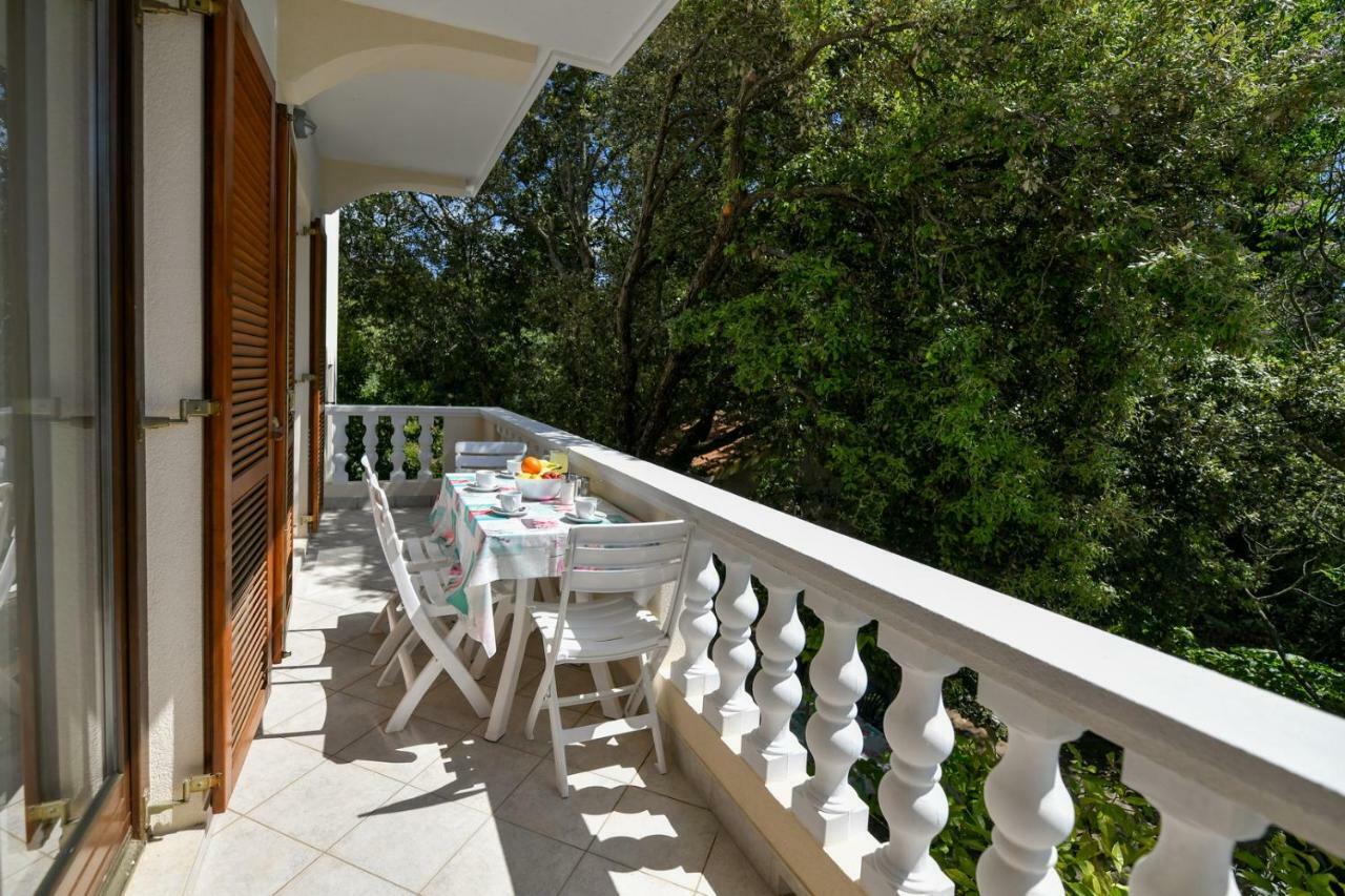 Apartments Mrva Ugljan Exterior foto